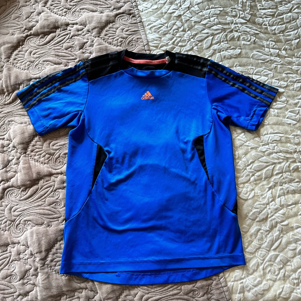 Boys Adidas Athletic Shirt Size Youth Medium